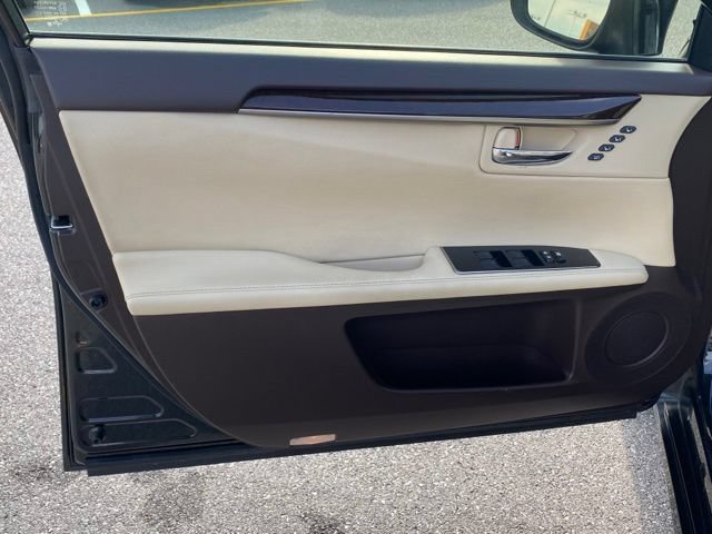 Used 2016 Lexus ES 350 w/ Navigation System Package FWD image 11