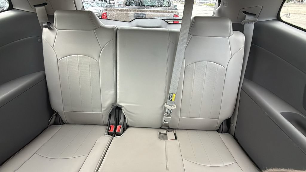 Used 2016 Chevrolet Traverse LTZ AWD/4WD image 27
