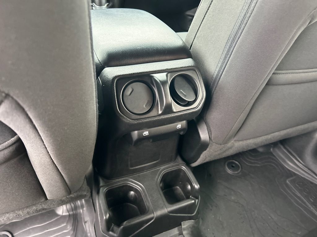 Used 2023 Jeep Wrangler Sport S AWD/4WD image 33