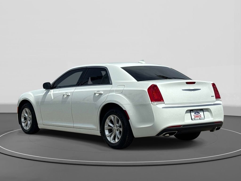 Used 2023 Chrysler 300 Touring image 7
