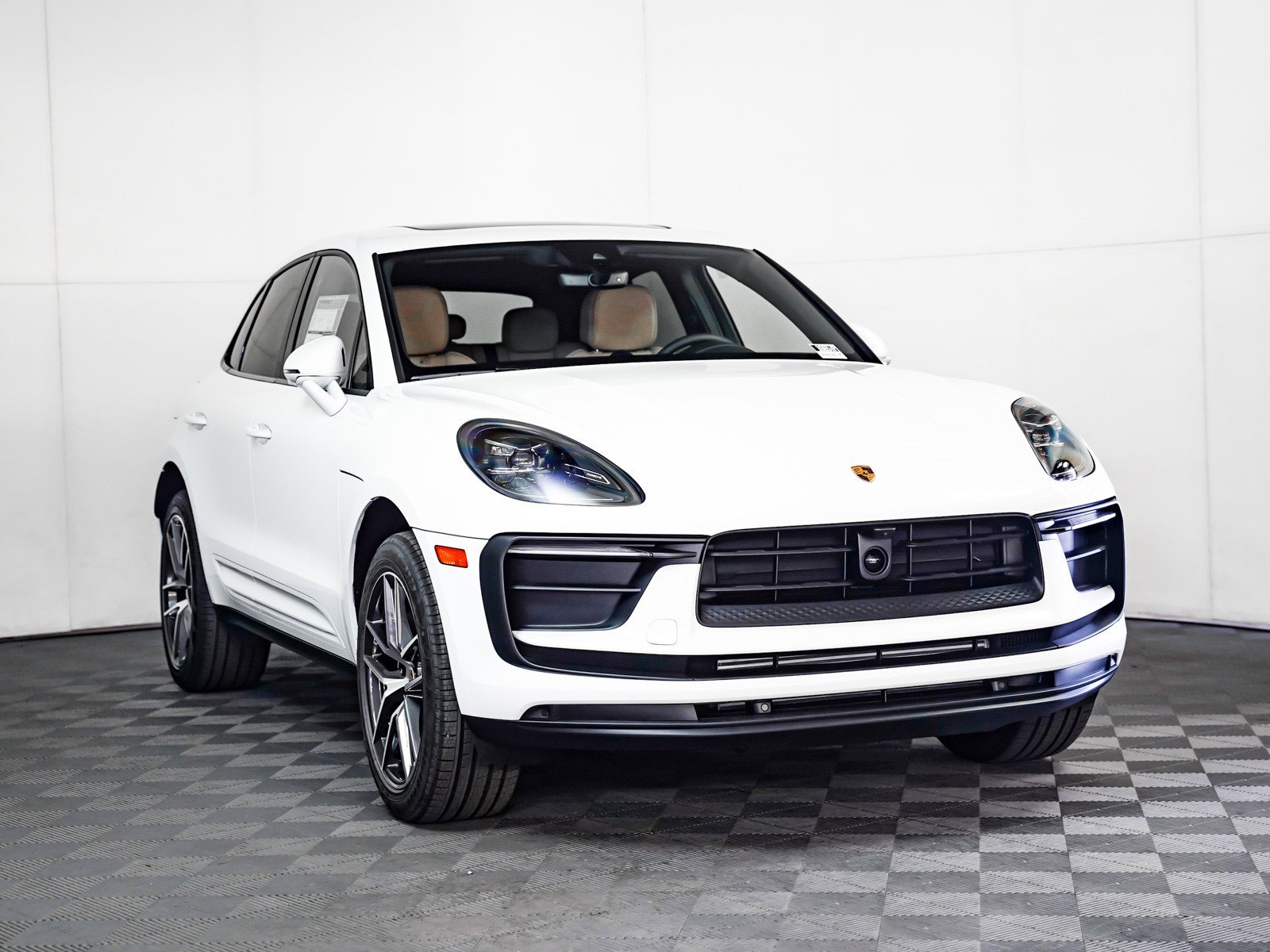 New 2026 Porsche Macan image 8