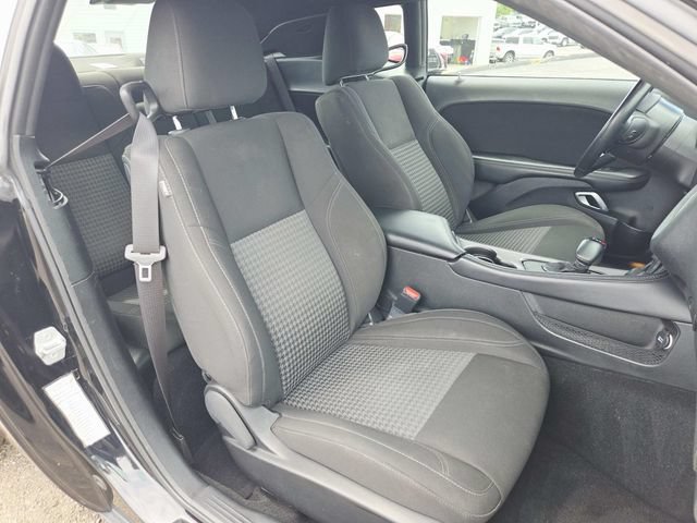 Used 2023 Dodge Challenger SXT RWD image 12