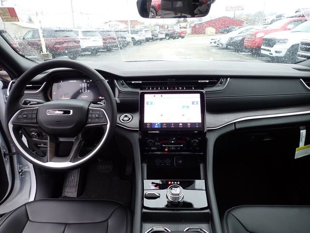 New 2025 Jeep Grand Cherokee Limited w/ MOPAR Finishing Package AWD/4WD image 14