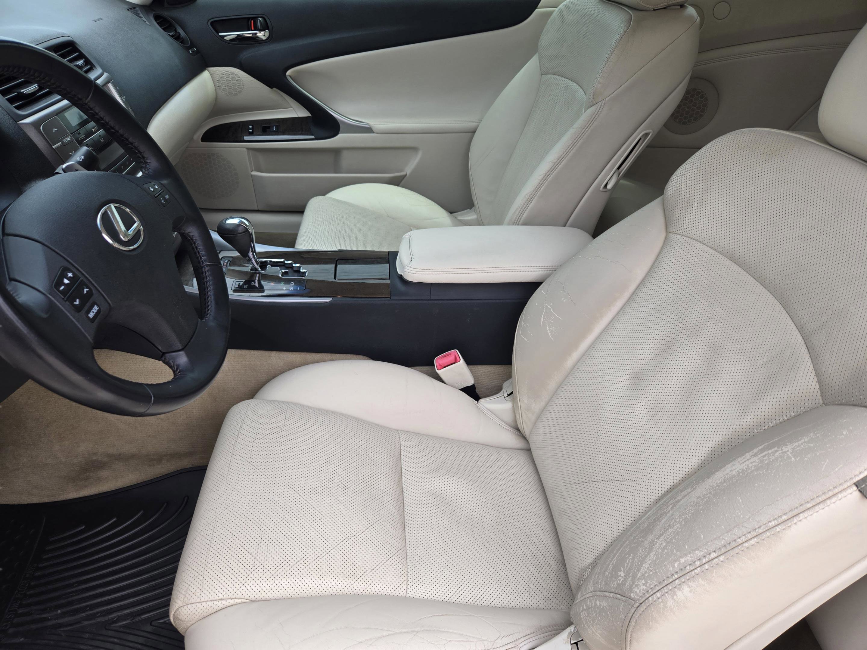 Used 2010 Lexus IS 250C RWD image 11