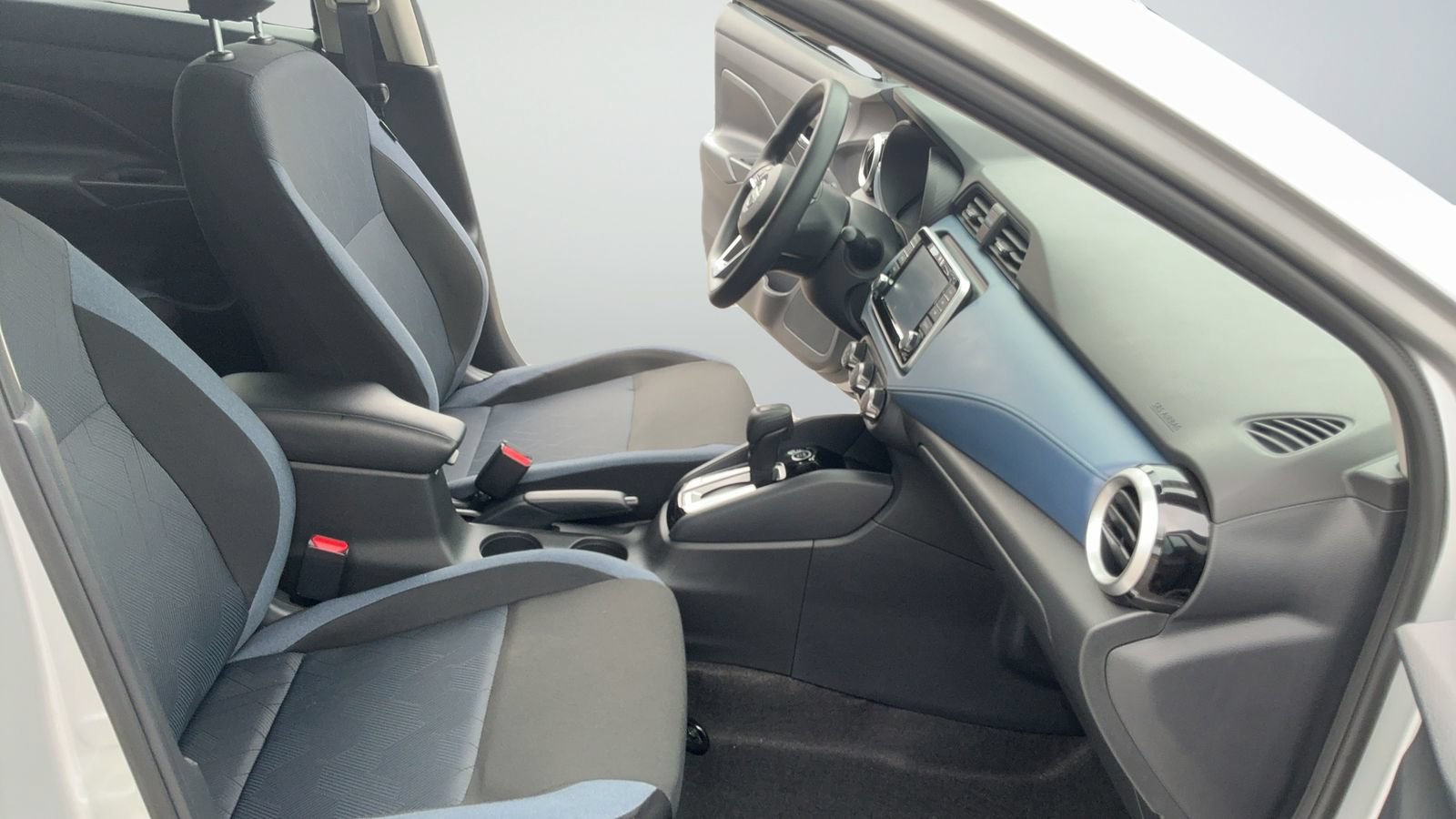Certified 2025 Nissan Versa SV w/ Trunk Package FWD image 41