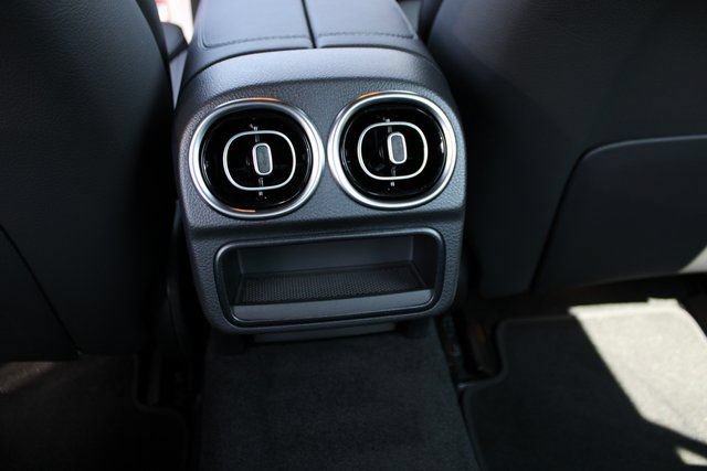 New 2025 Mercedes-Benz C 300 4MATIC Sedan image 33