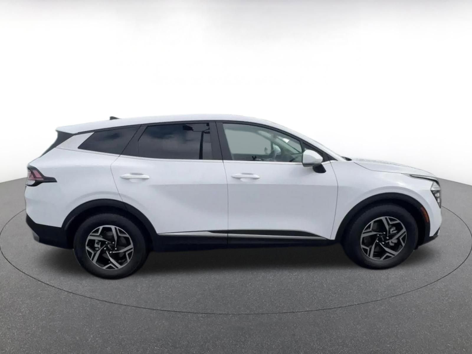 Used 2025 Kia Sportage LX FWD image 16