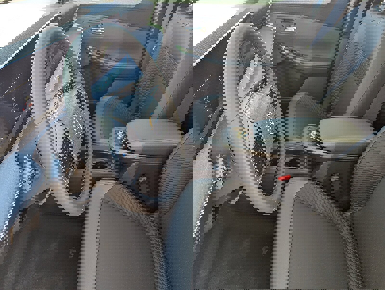 New 2026 Nissan Leaf Platinum+ w/ Cargo Package (Platinum+) image 13