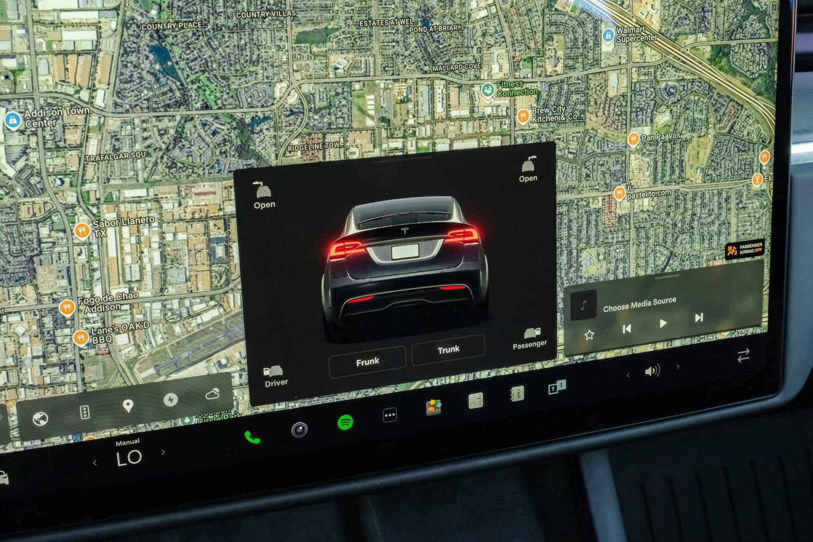 Used 2023 Tesla Model X Plaid image 34