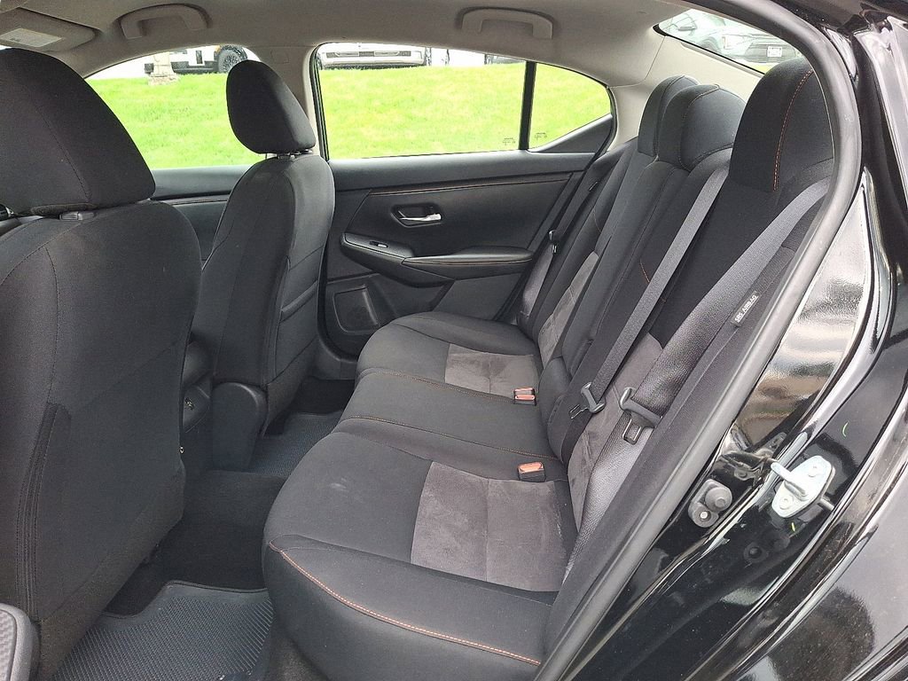 Used 2025 Nissan Sentra SR FWD image 11