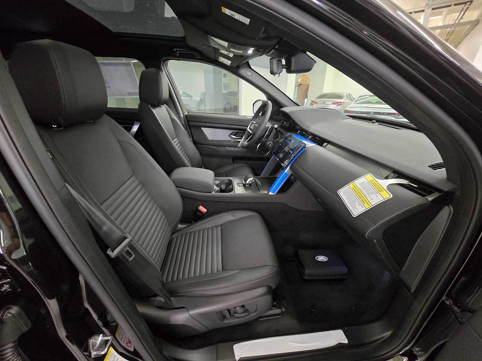 New 2026 Land Rover Discovery Sport Landmark AWD/4WD image 11