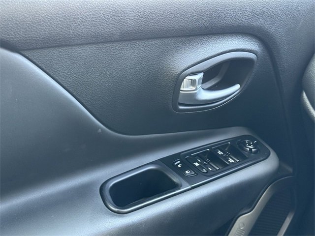 Used 2022 Jeep Renegade Limited image 34