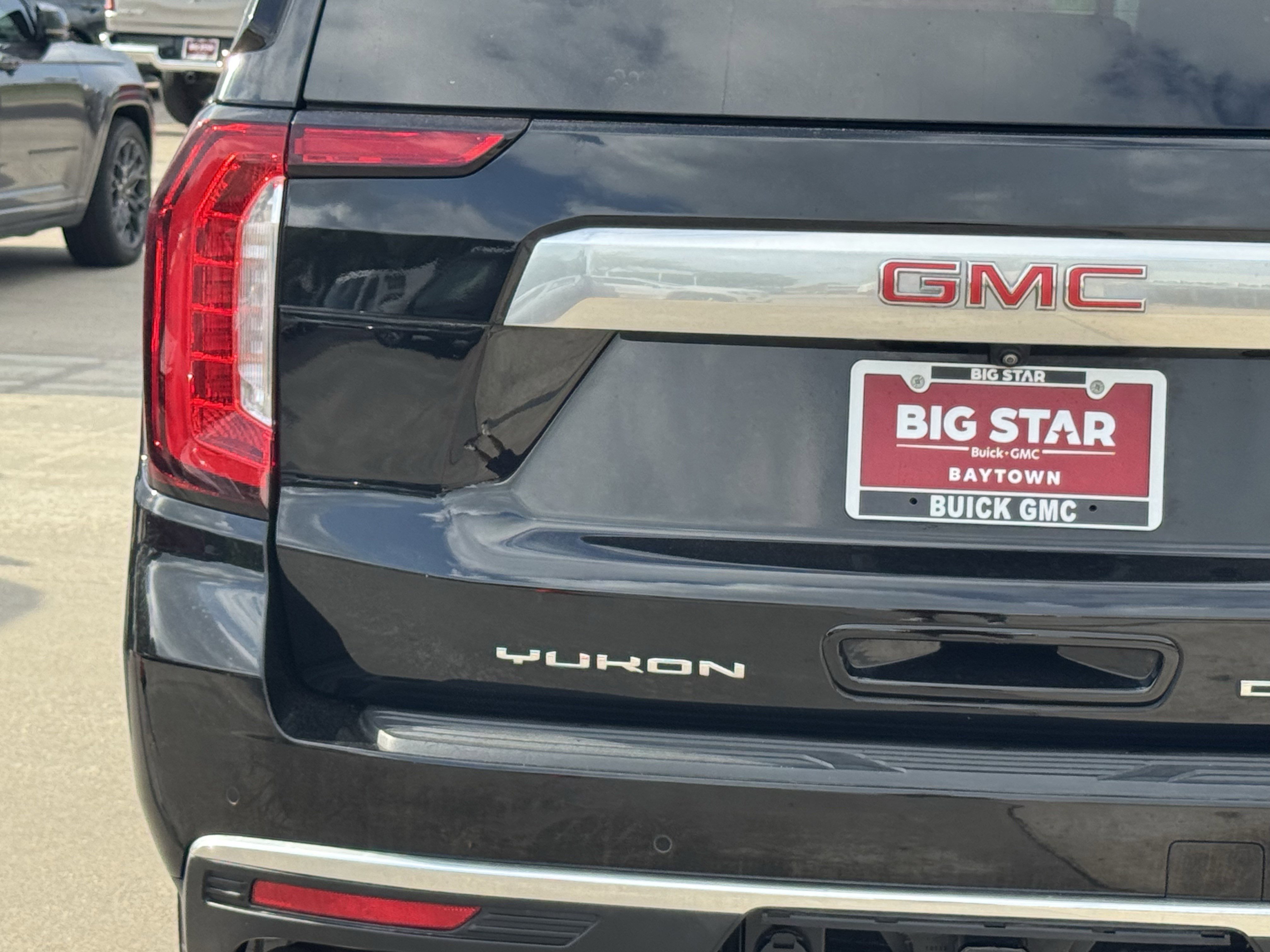 Used 2023 GMC Yukon Denali image 11