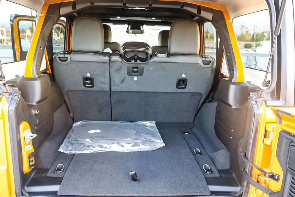 New 2026 Jeep Wrangler Unlimited Rubicon AWD/4WD image 28