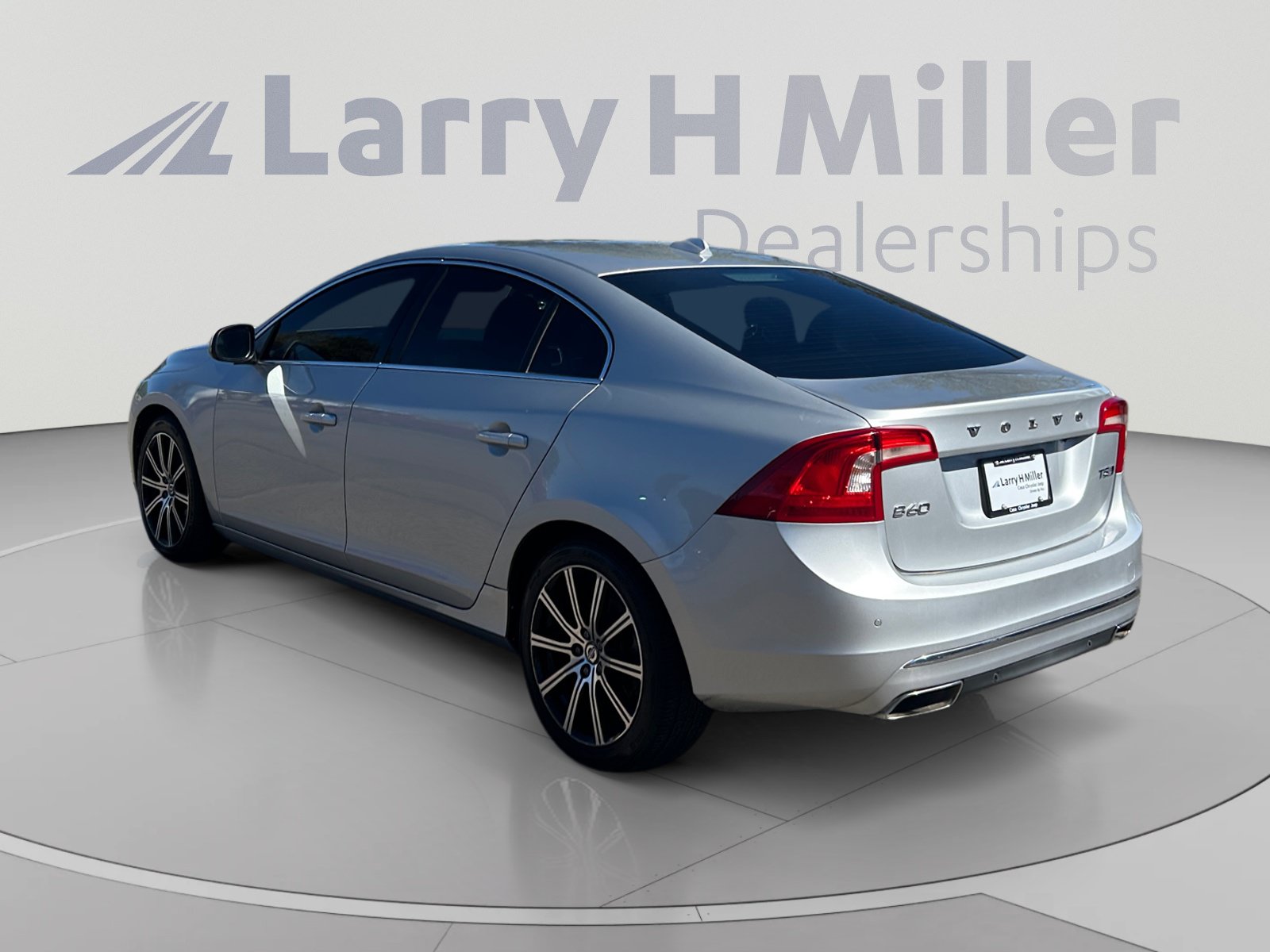 Used 2017 Volvo S60 T5 Inscription Platinum AWD/4WD image 3