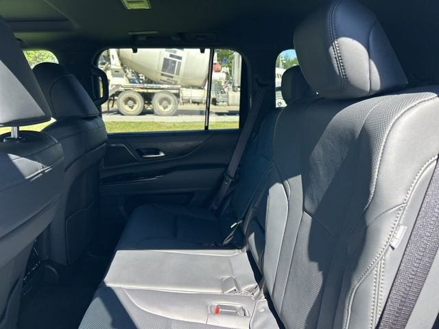 Certified 2025 Lexus LX 700h Overtrail AWD/4WD image 9