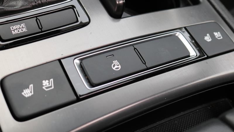 Used 2016 Hyundai Genesis 3.8 w/ Option Group 02 image 9