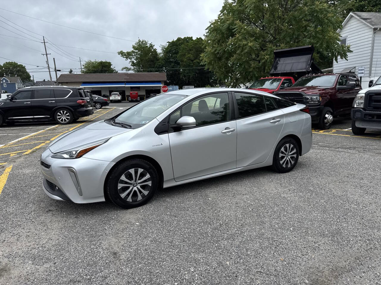 Used 2019 Toyota Prius LE AWD/4WD image 30