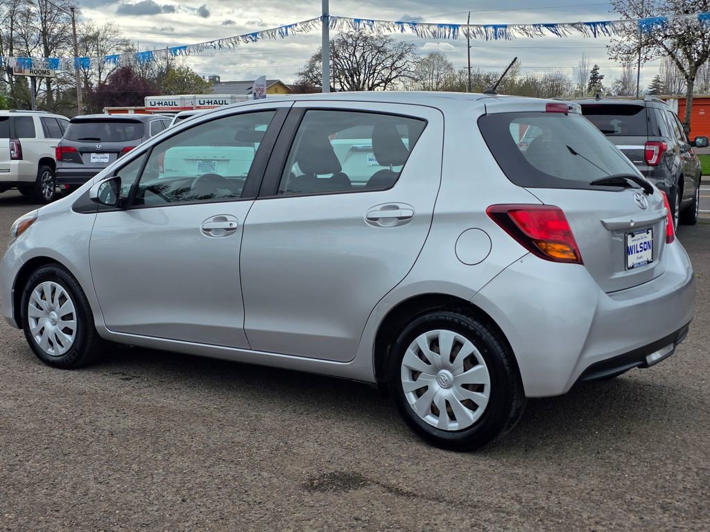 Used 2016 Toyota Yaris L image 2