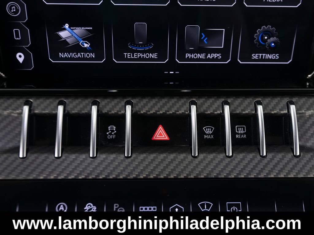 Used 2024 Lamborghini Urus Performante AWD/4WD image 26