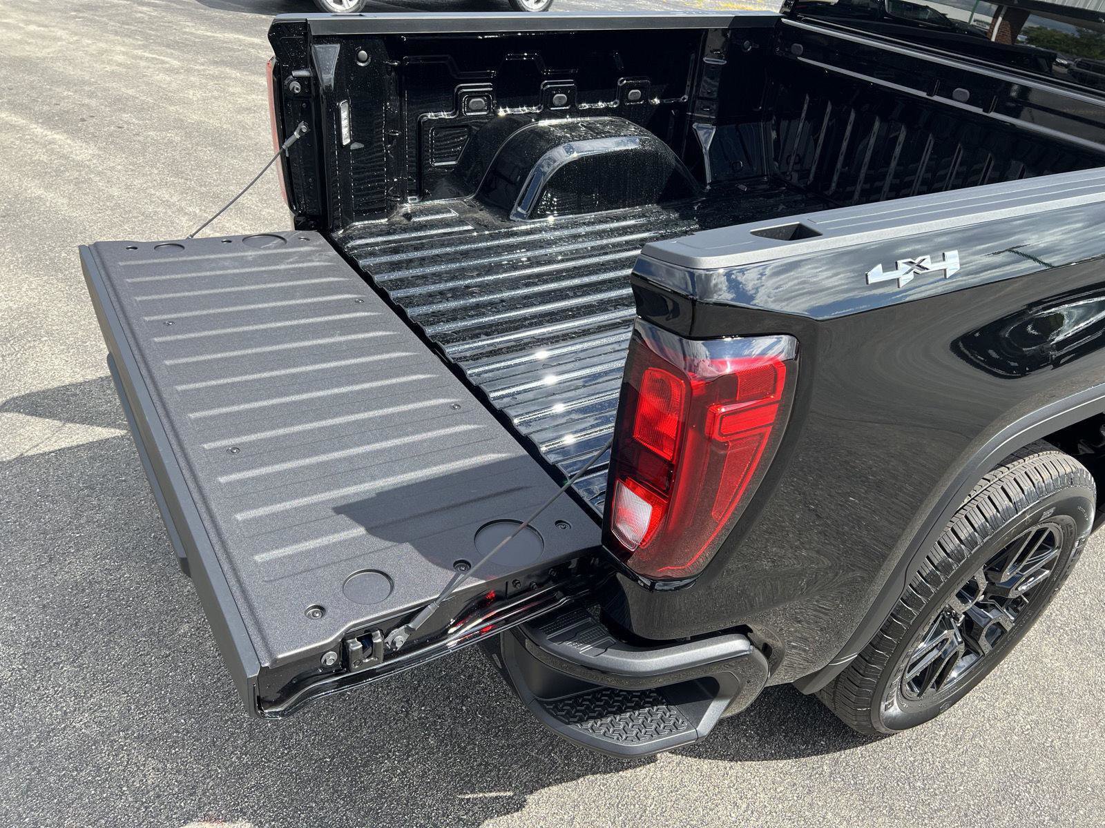 New 2026 GMC Sierra 1500 Pro w/ Graphite Edition image 40