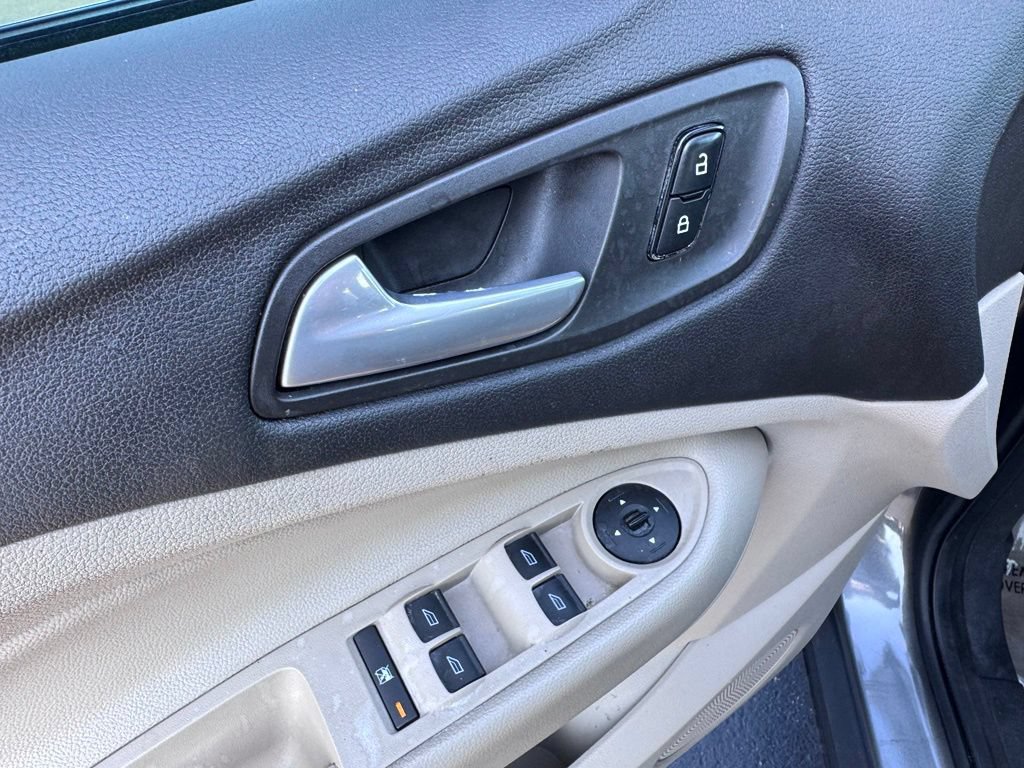 Used 2013 Ford Escape SE FWD image 19