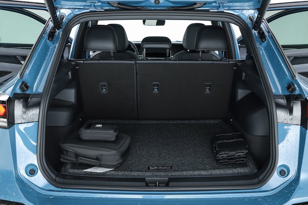 New 2026 Volkswagen Tiguan SE R-Line image 29