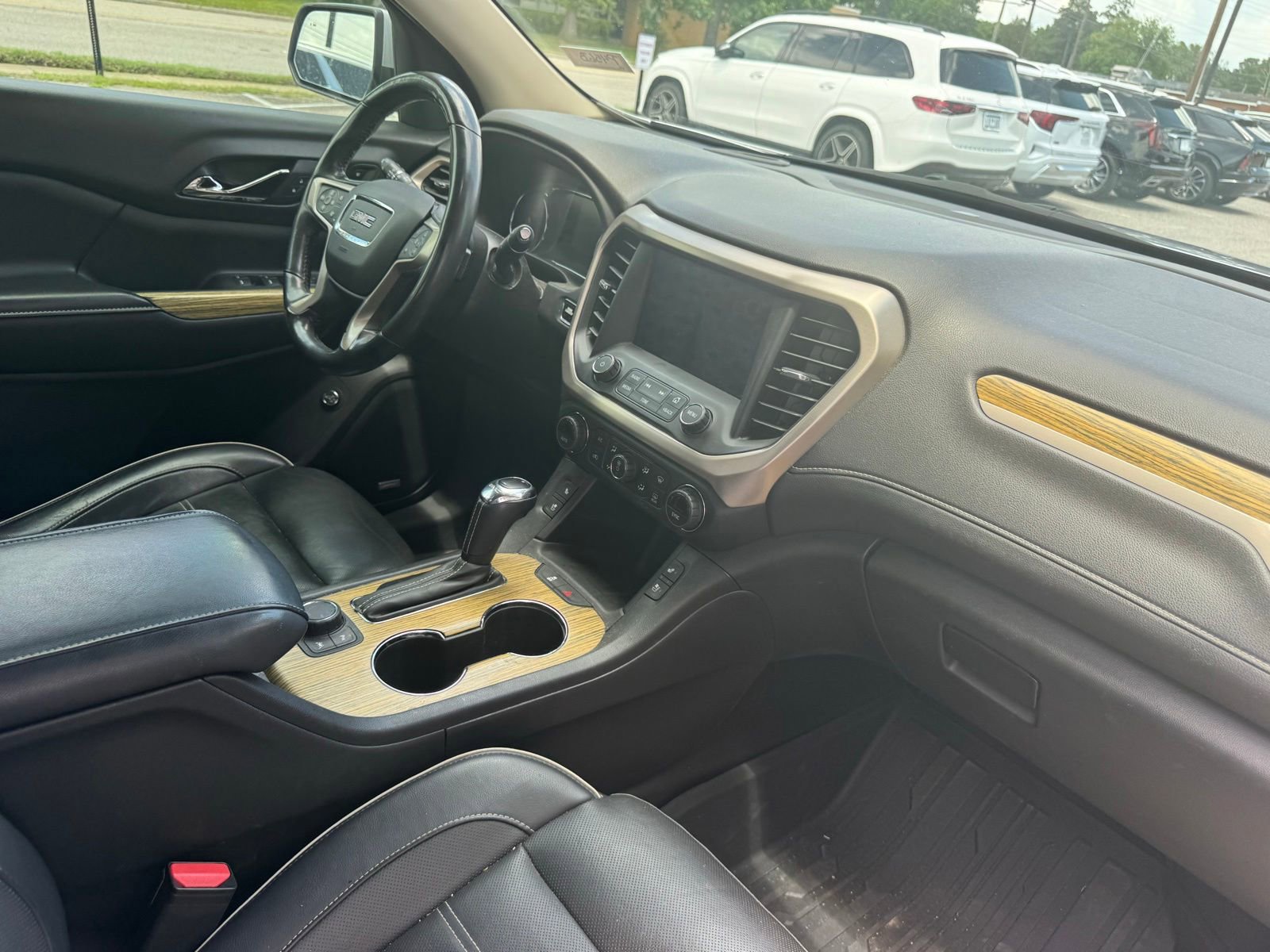 Used 2018 GMC Acadia Denali w/ Technology Package AWD/4WD image 25