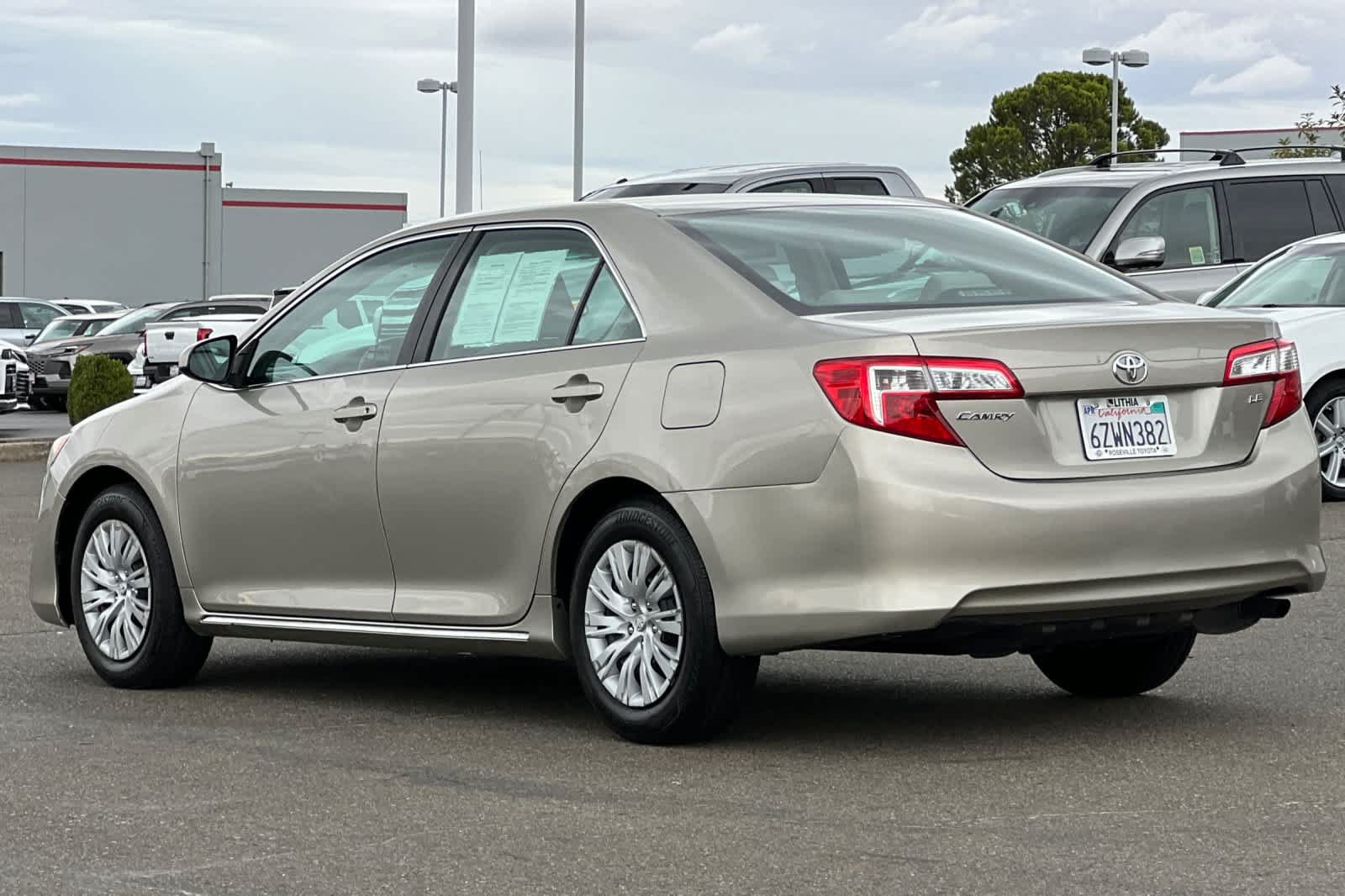 Used 2013 Toyota Camry LE FWD image 7