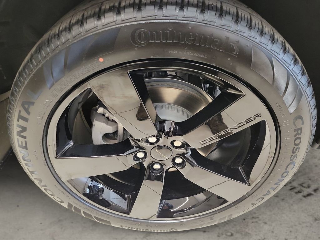 New 2026 Land Rover Defender 110 S image 12