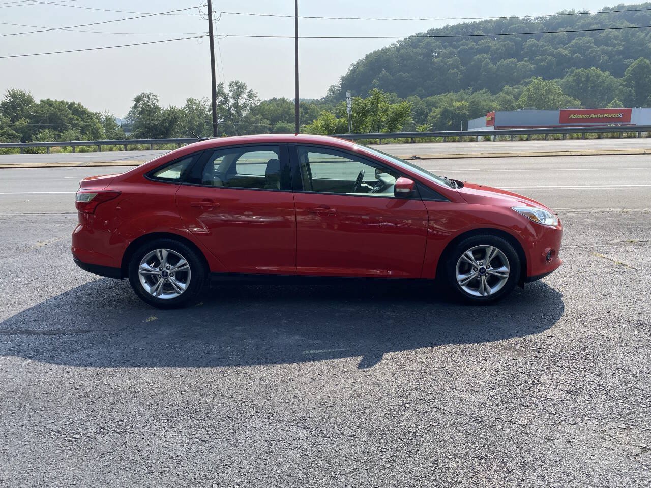 Used 2014 Ford Focus SE FWD image 5