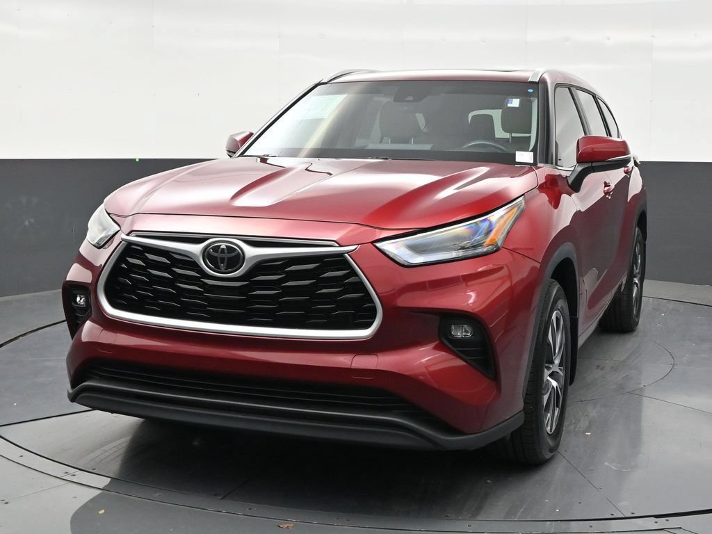 Used 2023 Toyota Highlander XLE FWD image 8