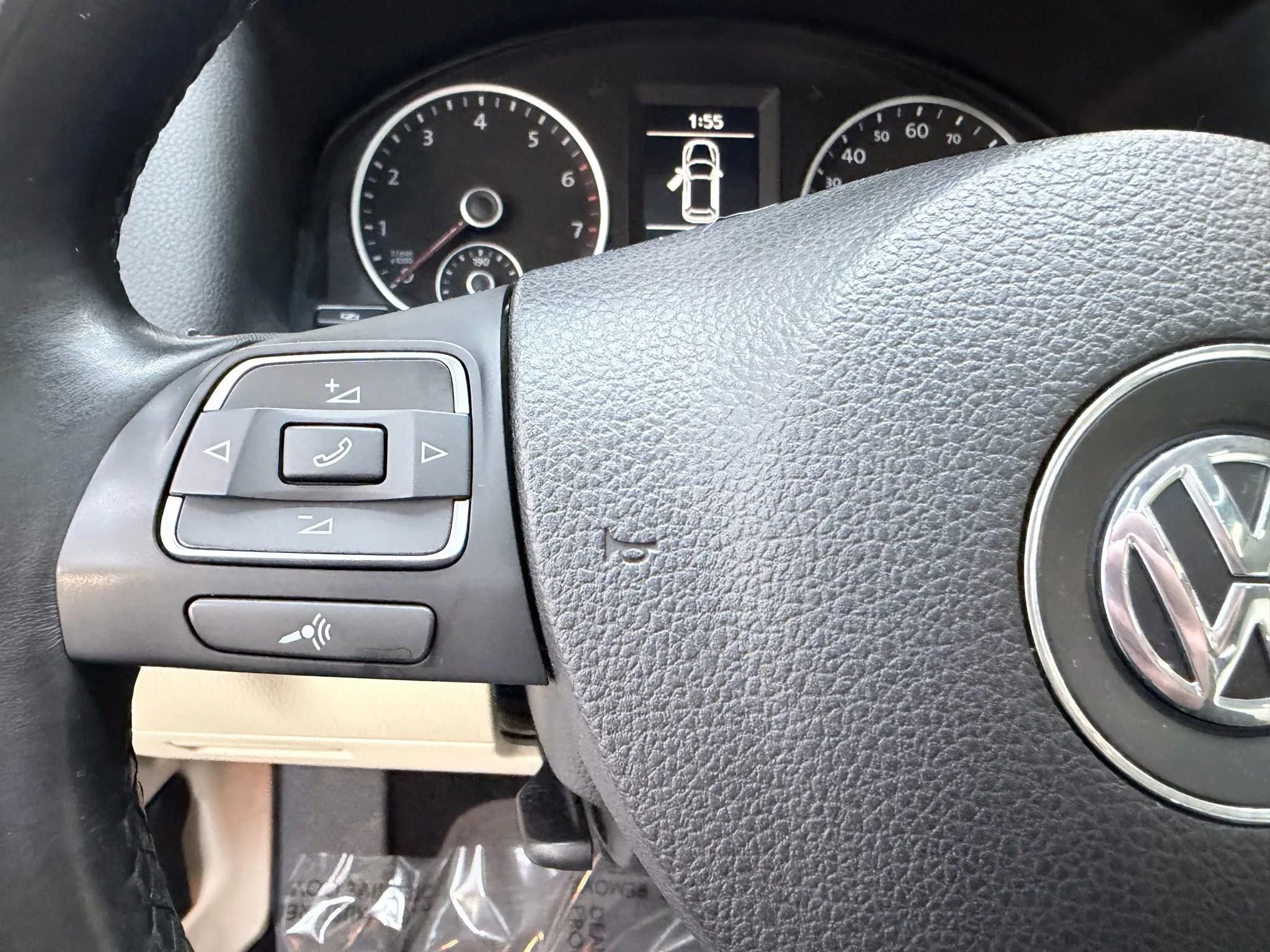 Used 2012 Volkswagen Tiguan SEL AWD/4WD image 16