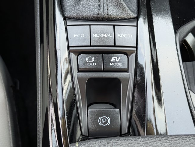 Used 2026 Toyota Camry XLE AWD/4WD image 16