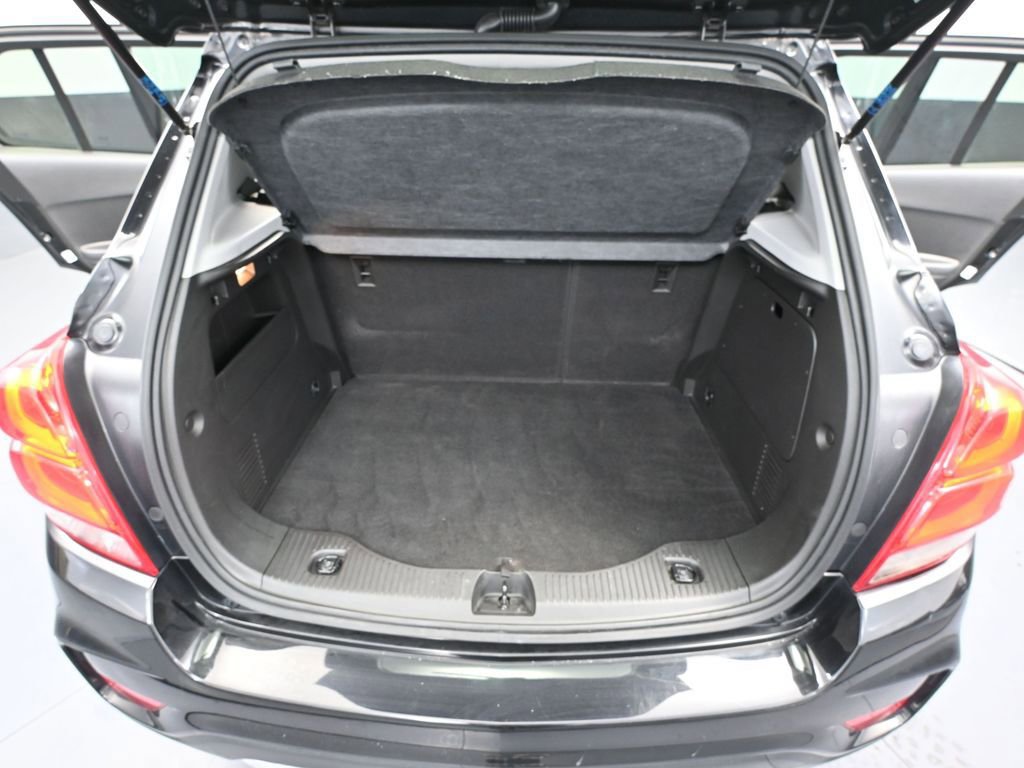 Used 2020 Chevrolet Trax LT w/ LT Convenience Package image 36