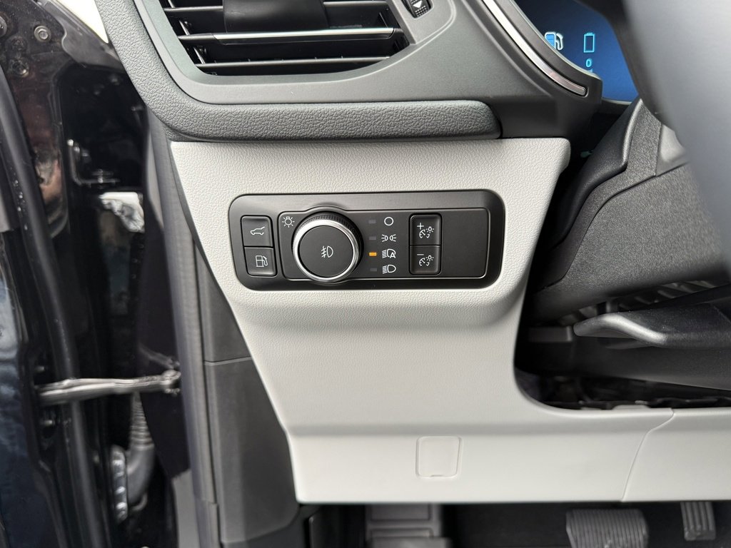 Certified 2023 Ford Escape SE w/ PHEV Premium Package image 22