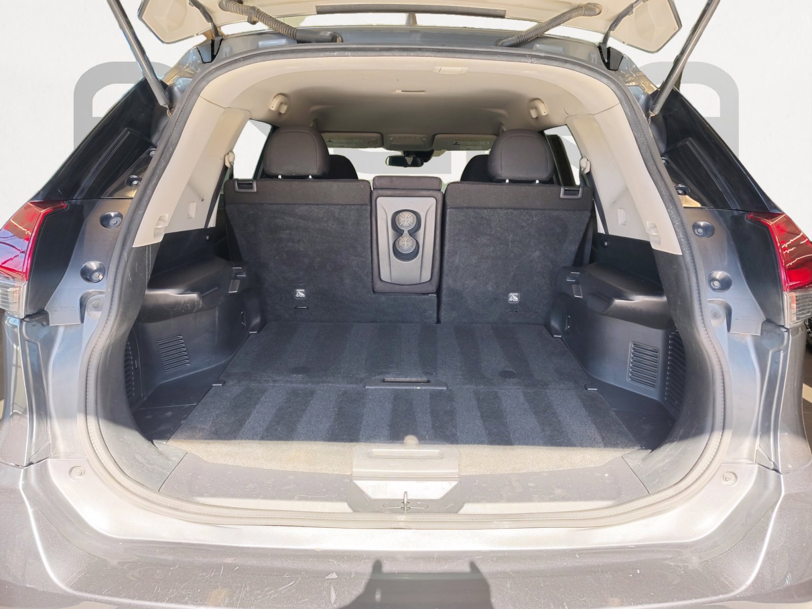 Used 2020 Nissan Rogue S w/ Special Edition Package image 15