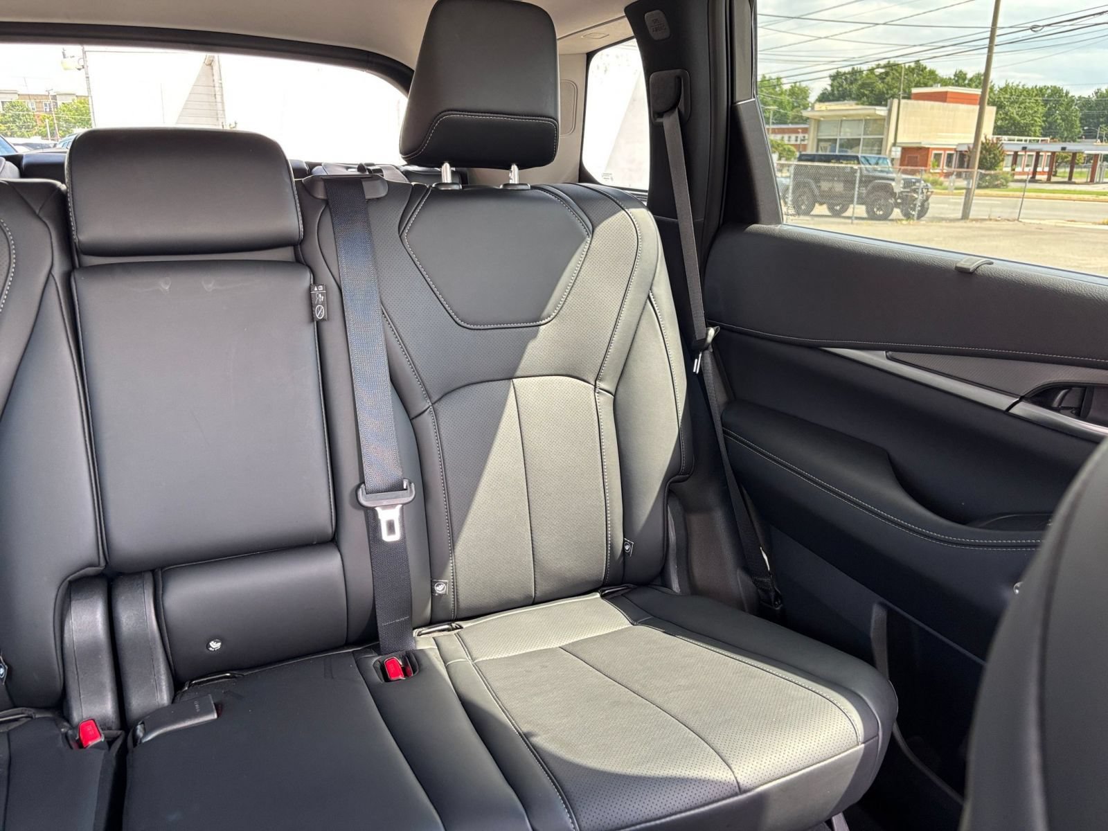 Used 2026 INFINITI QX60 Luxe AWD/4WD image 42