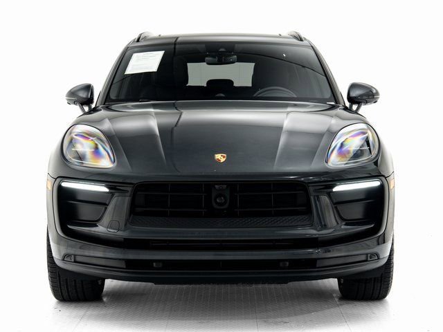 Used 2023 Porsche Macan Turbo image 31