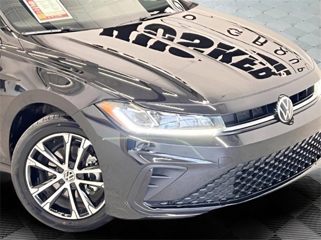 Used 2025 Volkswagen Jetta Sport image 30