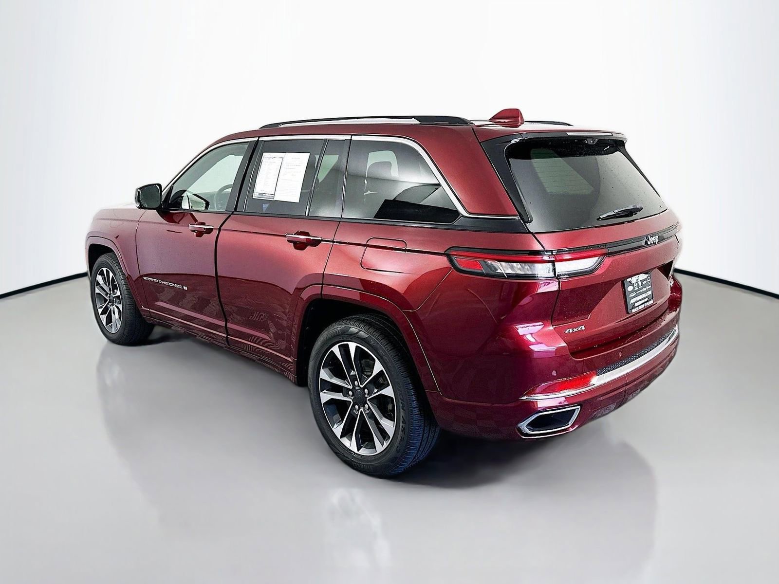 Used 2022 Jeep Grand Cherokee Overland w/ Adv Protech Group III AWD/4WD image 5