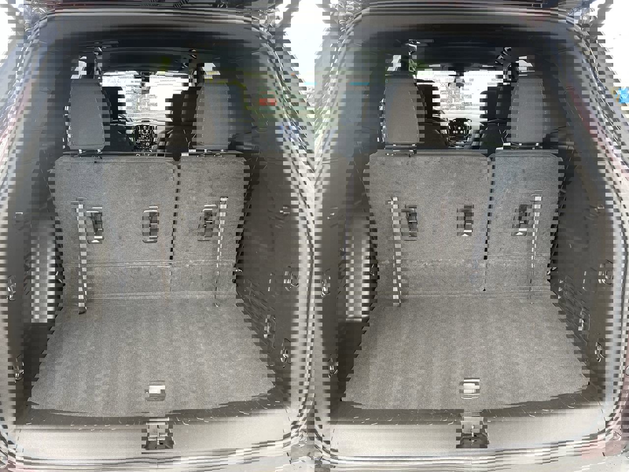 Used 2023 Chevrolet Traverse LT image 24