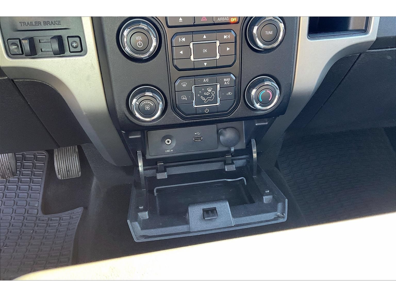 Used 2013 Ford F150 XLT w/ Luxury Equipment Group AWD/4WD image 33