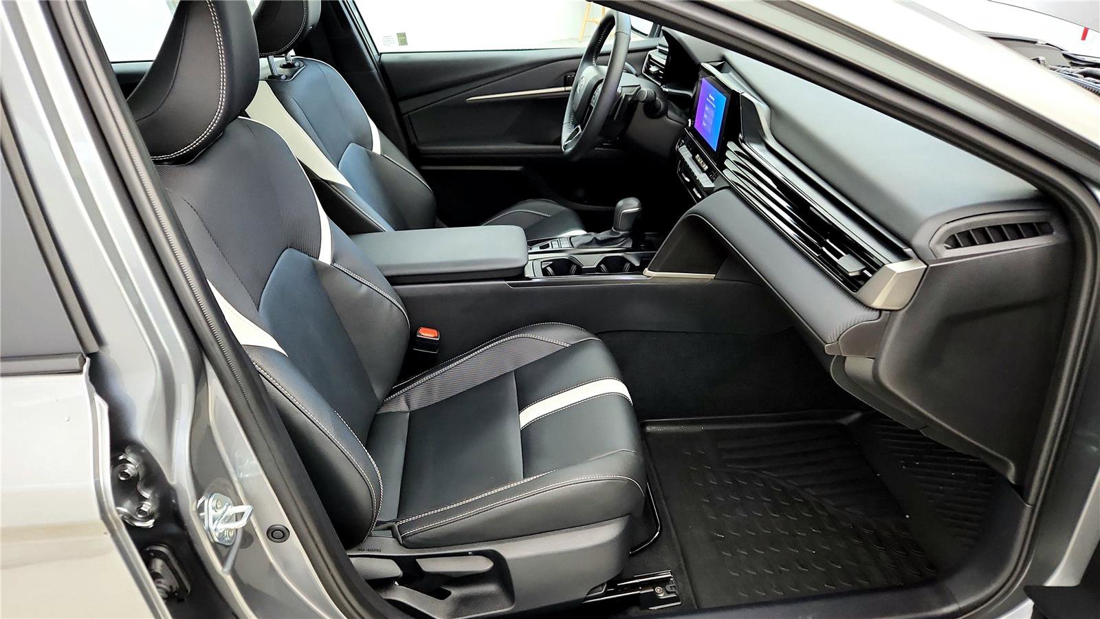 Certified 2025 Toyota Camry SE image 27