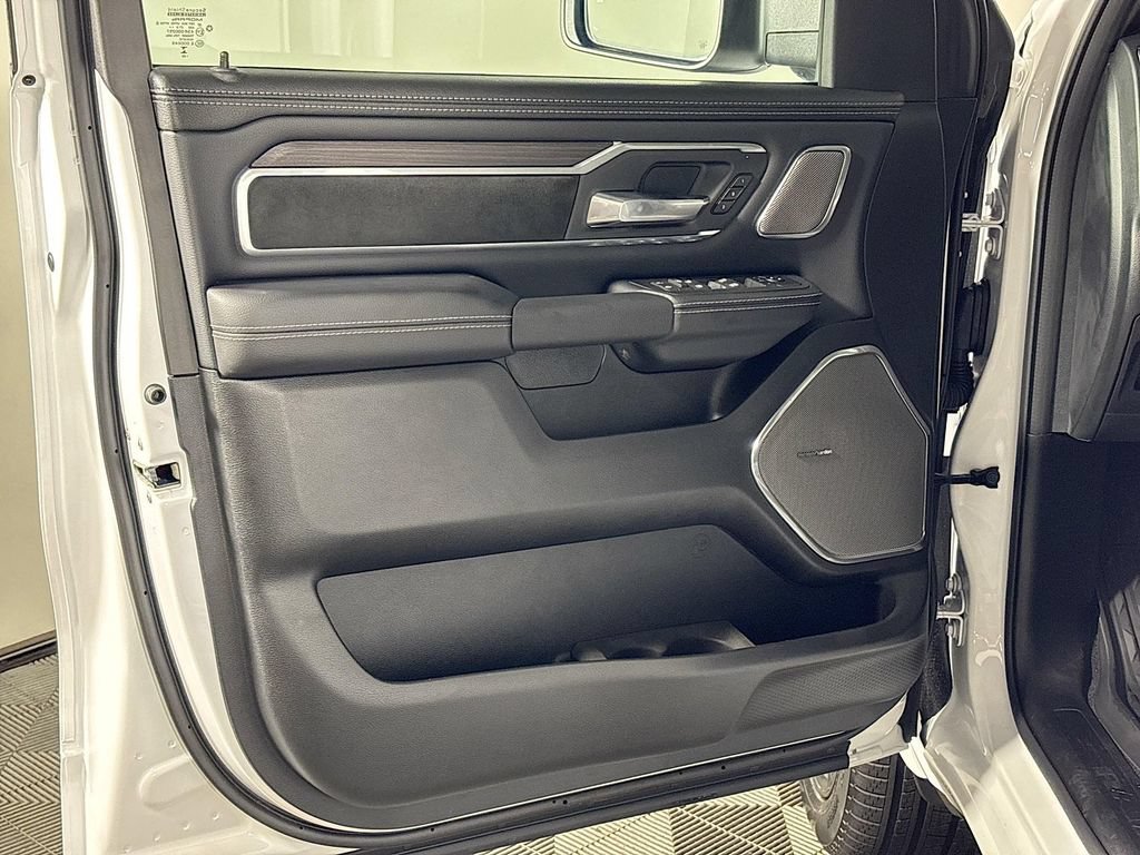New 2026 RAM 1500 Laramie w/ Night Edition AWD/4WD image 10