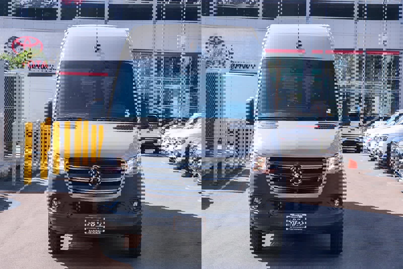 Used 2023 Mercedes-Benz Sprinter 2500 image 2