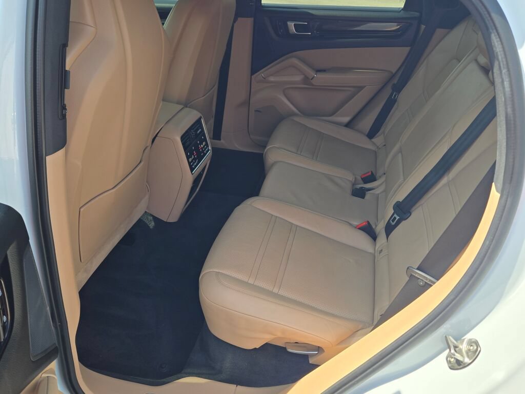 Used 2021 Porsche Cayenne S AWD/4WD image 24
