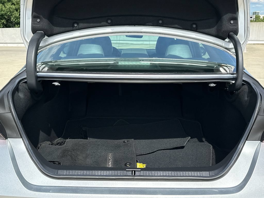 Used 2019 Toyota Avalon XSE w/ Carpet Mat Package FWD image 6
