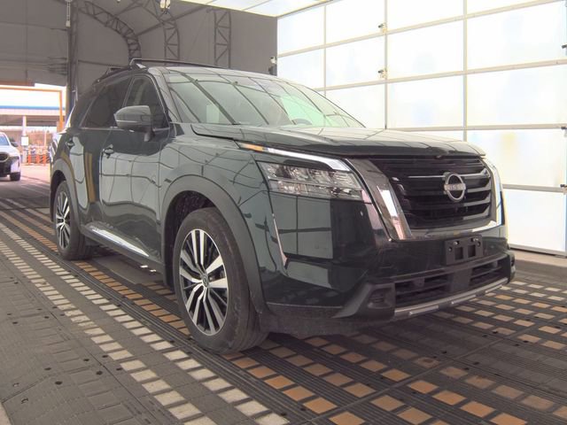 Used 2024 Nissan Pathfinder Platinum w/ Cargo Package