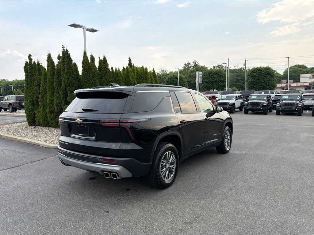 Used 2026 Chevrolet Traverse LT AWD/4WD image 3